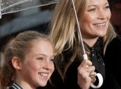 Мамина дочка: 17-летняя Лила Мосс появилась на обложке модного глянца (Фото)