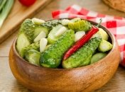 Особенно популярными среди солений являются огурцы