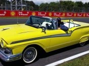 В ногу со временем: Ford Fairlane 1957 сделали электромобилем (Видео)