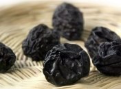 Польза и вред чернослива для здоровья