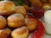 Сдетства любимые пончики со сгущенкой