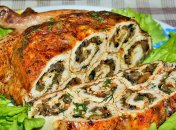 Курица "По-царски", фаршированная блинами (видео-рецепт)