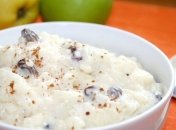 Кашу – с салатом, а молоко - отдельно