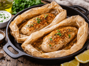 Соковите філе у пергаменті