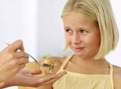 Стоит ли кормить ребенка через силу?