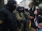 "Стремление к демократии буквально растоптано ногами": Меркель поддержала протестующих в Беларуси