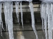 Во Львове пенсионерка погибла в результате падения с крыши глыбы льда