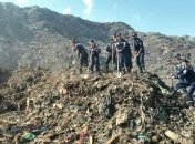 Под завалами на свалке возле Львова может находиться еще один человек