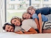 Семья, покорившая Instagram умилительными и забавными фото, ждет пополнение: новые фото вызвали восторг в сети