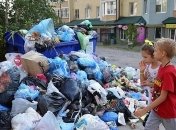 Из Львова в другие города за день вывезено 270 тонн ТБО