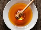 Мед из одуванчика имеет невероятный вкус (изображение создано с помощью ИИ)