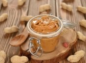 Арахисовая паста - идеальный вариант для перекуса