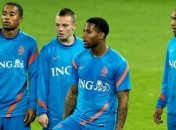 Луи ван Гал намерен пополнить состав "МЮ" двумя голландцами