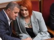 Народная избранница сверкнула необычным украшением в пышном декольте (видео)