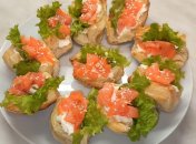 Слойки с красной рыбой