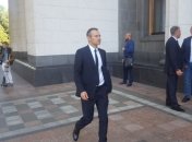 Вакарчук задекларував чотири авто, дві квартири, рояль і понад 3,5 мільйона гривень доходу