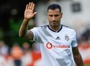 Звездный португальский футболист расторг контракт с турецким грандом