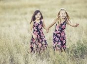 С Днем девчонок! Открытки и картинки для поздравления на праздник 11 октября