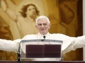 Бенедикт XVI считает, что соцсети способствуют гармонии в семье