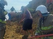 Поиски туристов под завалами на курорте в Одесской области: что сейчас происходит на месте ЧП (видео)