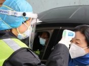 Китайські школярі носитимуть браслети для вимірювання температури онлайн