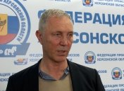 сальдо все ще дихає, але через трахеостому