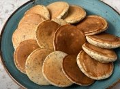 Нежные маковые панкейки с ягодами: легкий в приготовлении рецепт от победительницы "Мастер Шефа" (видео) 