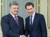 Порошенко поздравил Курца с победой на выборах в Австрии