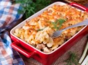 Незвичайна запіканка з сосисок та макаронів