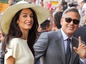 Джордж и Амаль Клуни планируют усыновить ребенка