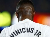 Барселона - Реал: в эфире не показали, как Альба нарушил правила против Винисиуса