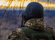 На фронті від обстрілів поранений український боєць