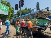 Трамвай №13 врезался в грузовик