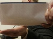 Чиновников задержали во время получения миллионной взятки  