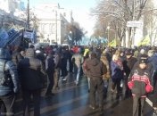 Активисты перекрыли дорогу на Грушевского возле здания Рады