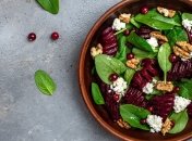 Салат получается вкусным и сытным