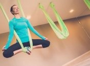 Йога в воздушном гамаке