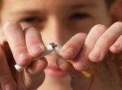 Каждый 10-й подросток в Украине начал курить в 14 лет