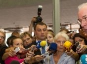 Азаров хочет устроить опрос телезрителей