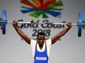 Пытался затеряться среди японцев: штангист из Уганды сбежал с Олимпийской базы в поисках лучшей жизни