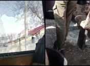 В Одессе подростки разбили окно маршрутки: пострадала одна из пассажирок (видео)