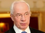 Азаров назвал строительную отрасль локомотивом развития рынка