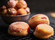 Пончики можно дополнить начинкой