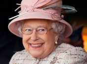 Елизавета II очаровала вех весенним образом