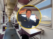 Парень танцевал прямо в вагоне