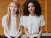 Редкий феномен: разноцветные сестры-двойняшки (Фото)