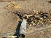 В Мариуполе снаряд оставил воронку глубиной 5 метров 