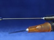 Британія 23 квітня розпочинає випробовувати вакцину проти коронавірусу на людях