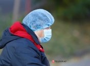 Маски обязательно носить в общественных местах.