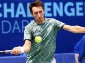 Стаховский уступил во втором раунде престижного турнира во Франции